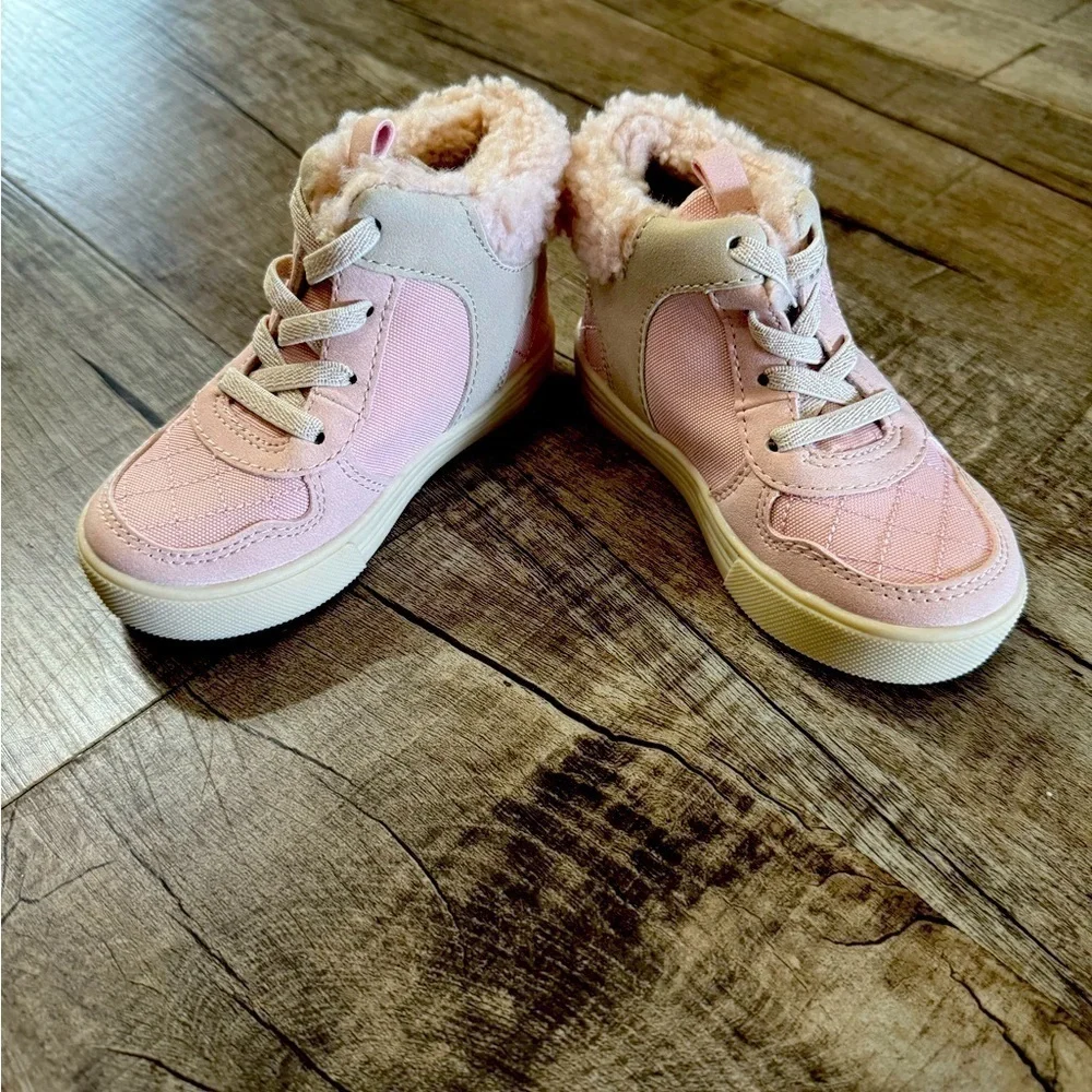 NWOT Toddler OshKosh Sherpa Quilted Boots‎